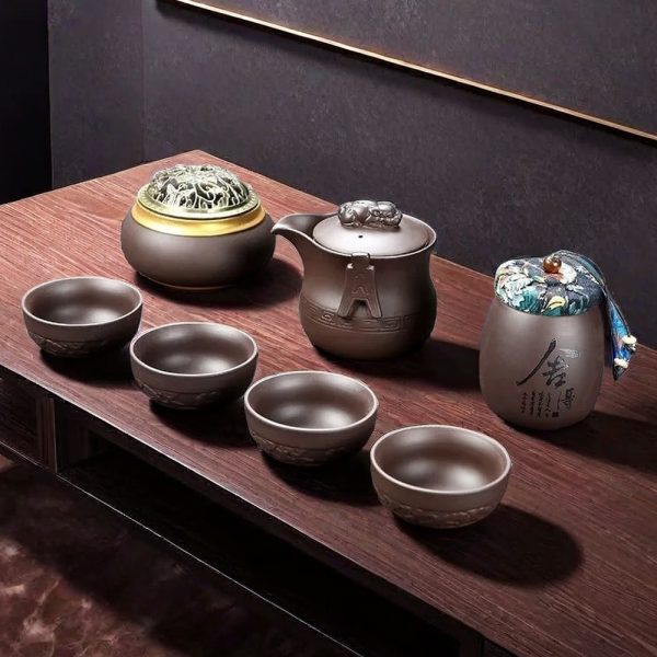 Purple Clay Yixing Tea Set With Pixiu Grab Pot
