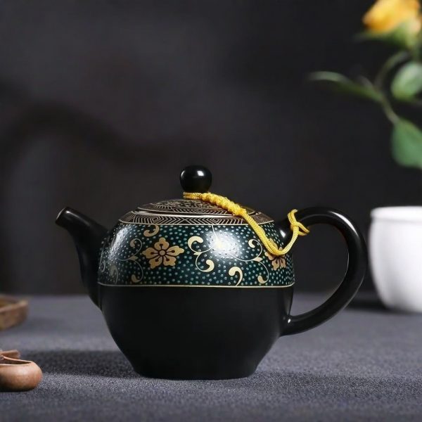 Black Colored Glaze Chinese Ceramic Teapot
