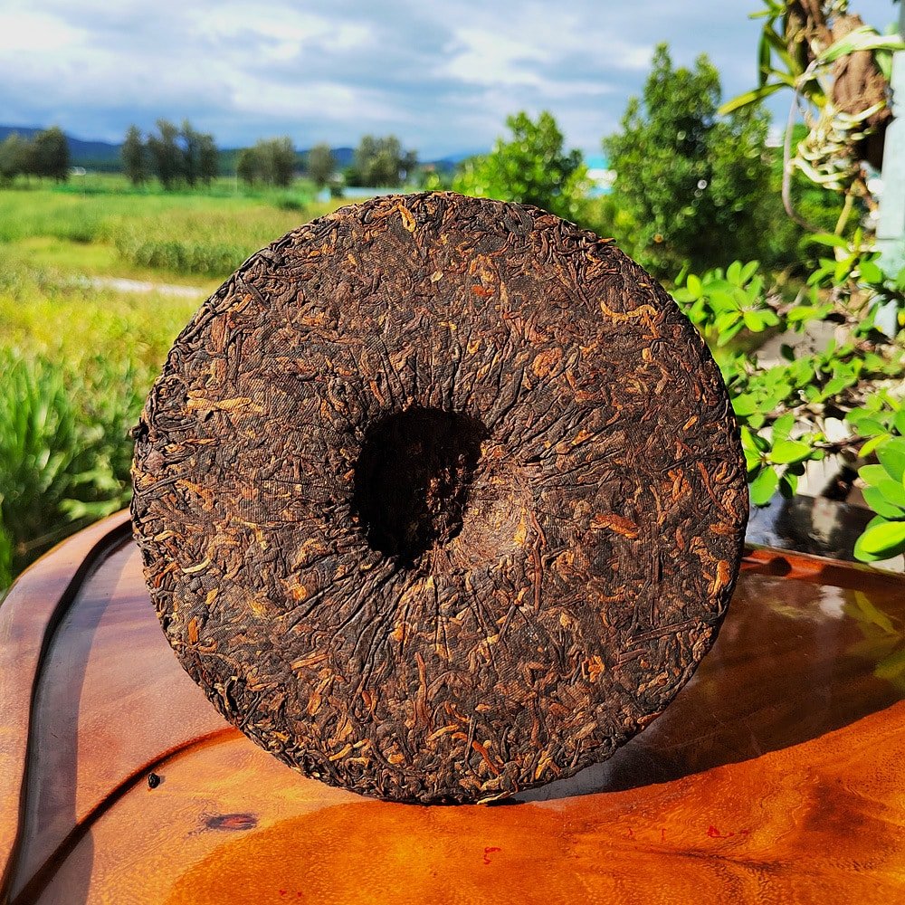 2012 Golden Needle Tribute Ripe Pu-erh Tea Cake of Menghai13