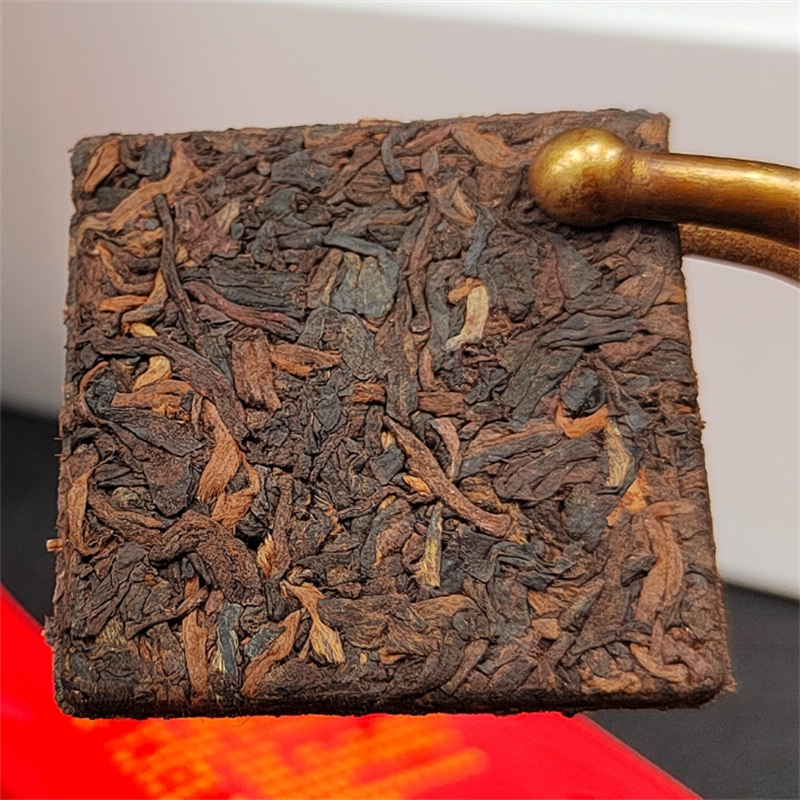 2017 Spring Caramel Mellow Aroma Small Piece Raw Pu-erh Tea of Lao Ban Zhang39