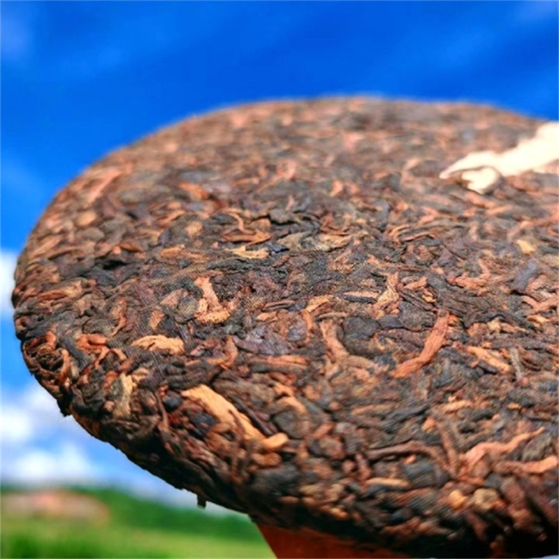 2018 Spring Golden Bud Ripe Pu-erh Tea Cake of Menghai40