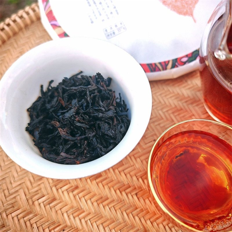 2018 Spring Golden Bud Ripe Pu-erh Tea Cake of Menghai32