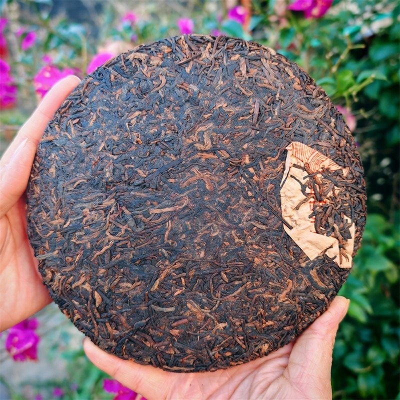 2017 Spring Gold Bud Palace Ripe Pu-erh Tea Cake of Yi Wu183