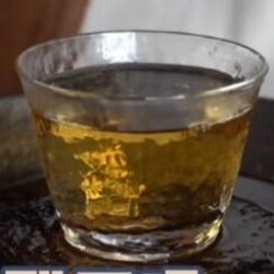 tea water of brewed 2017 gong mei white tea
