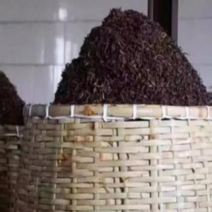 the process of crafted fermentation process while making puerh tea