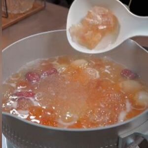 step 2 of preparing peach gum step 2 of preparing peach gum