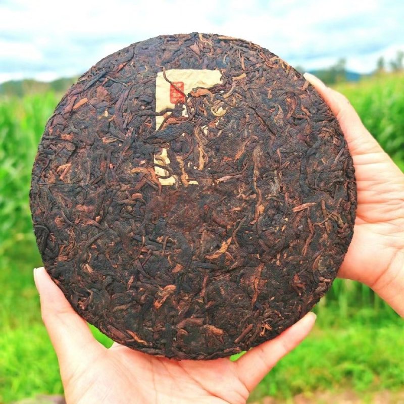 2012 "Zhong Hong Yin" Ripe Pu-erh Tea Cake of Menghai - Image 2