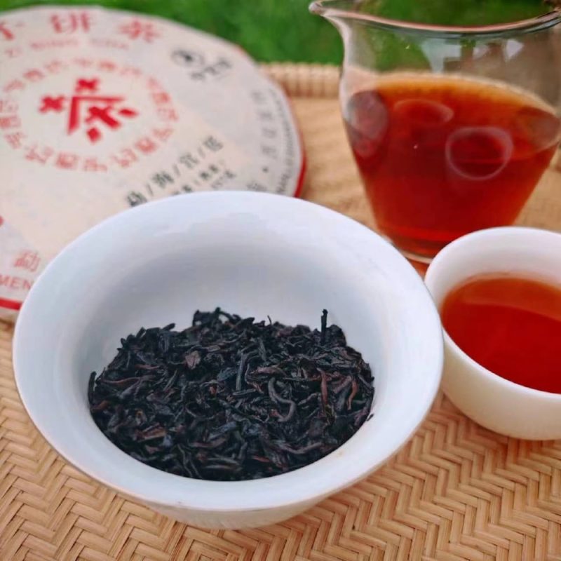 2010 Palace Ripe Pu-erh Tea Cake of Menghai - Image 4